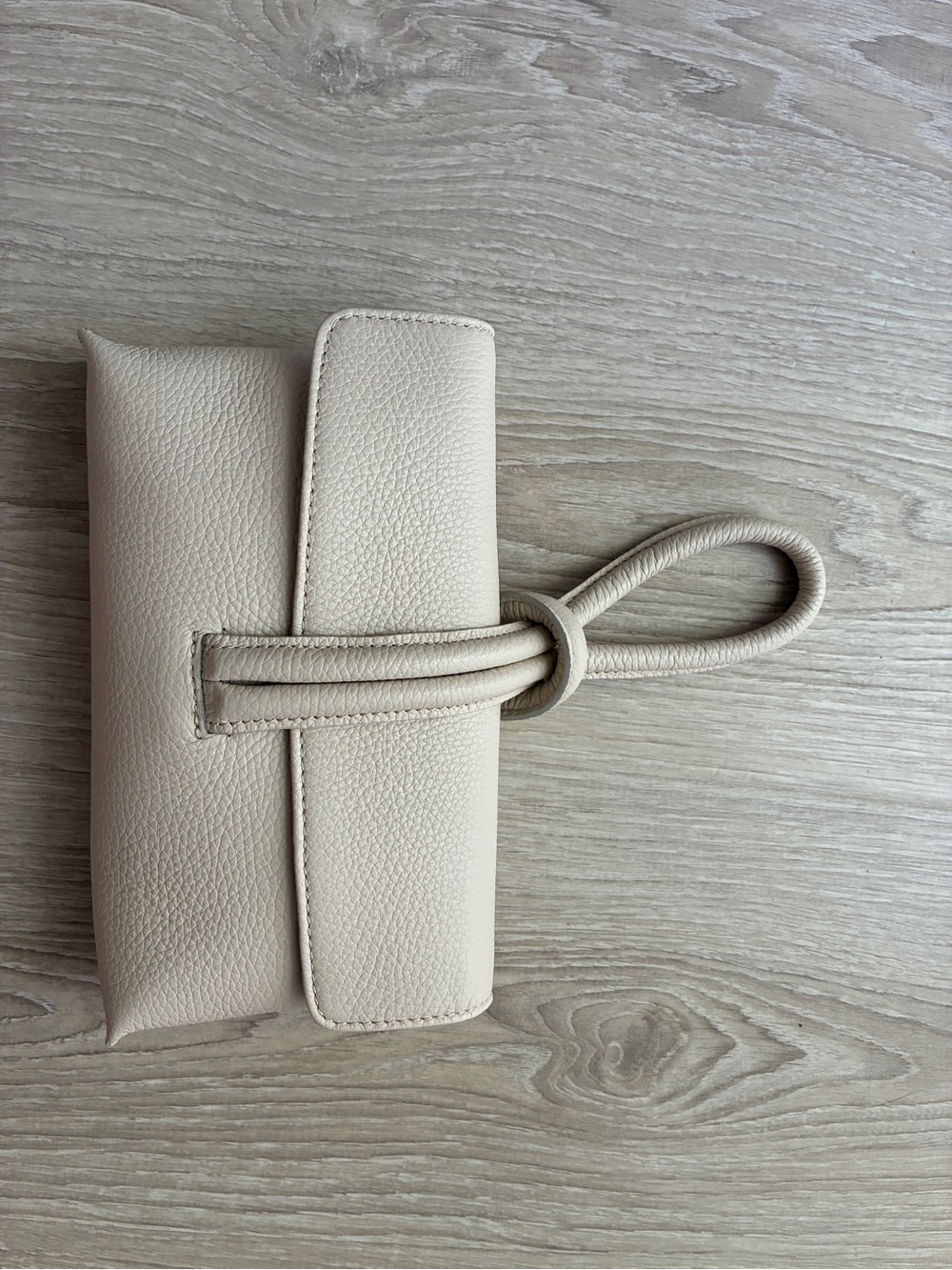 M.Gemi- The Francesca tumbled leather wristlet with detachable strap in Ecru - Picture 2 of 12